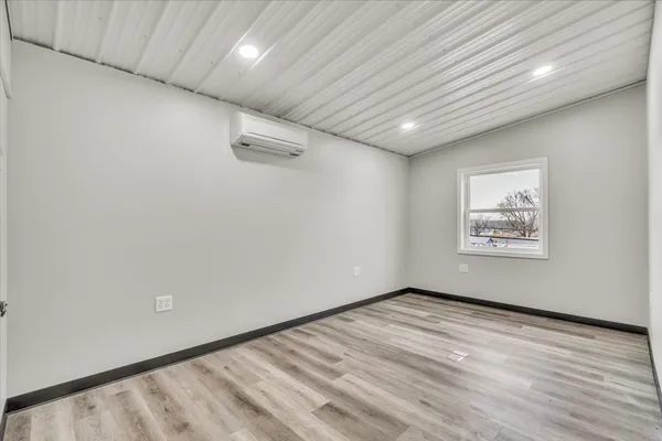 a picture of a bench in a window
