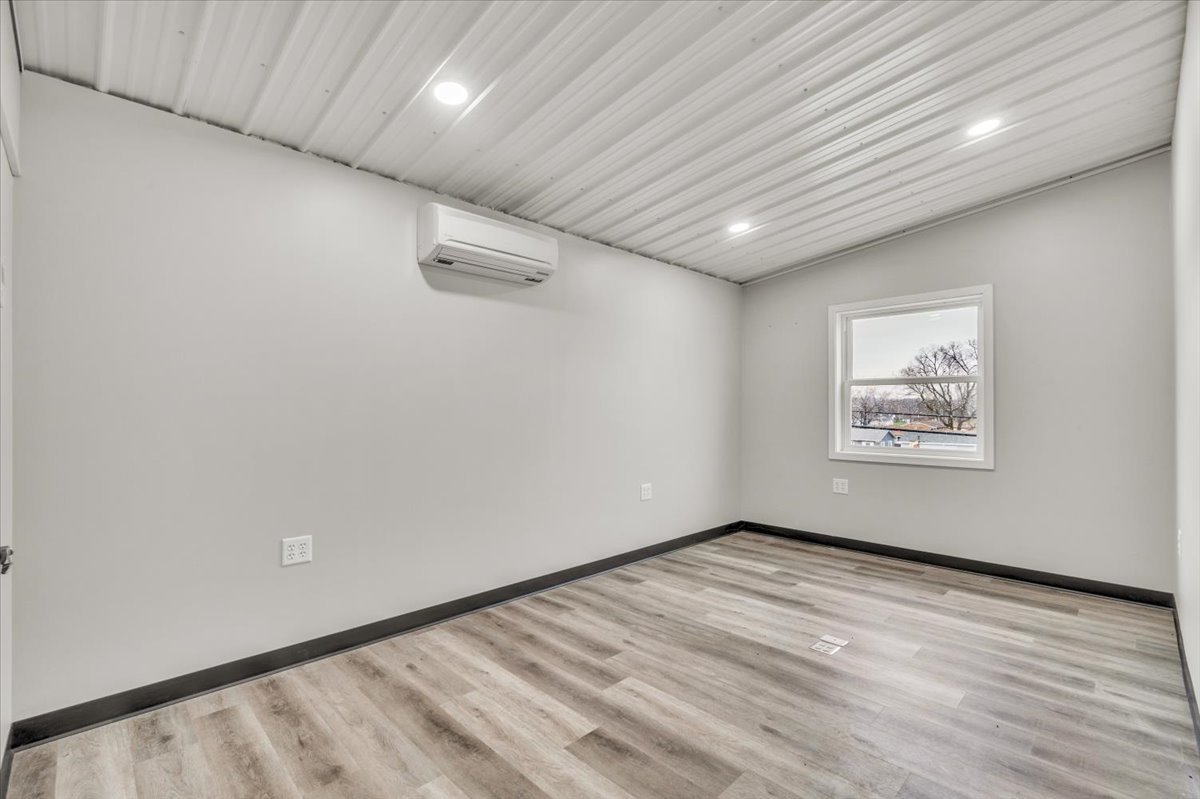 602 2nd Street West Andalusia, IL 61232 - Photo 21 of 71