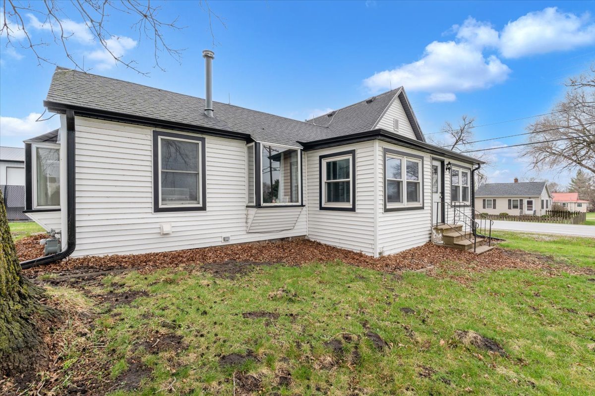 602 2nd Street West Andalusia, IL 61232 - Photo 38 of 71