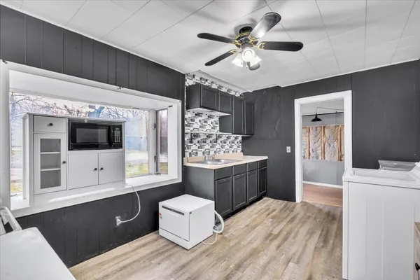 $525,000 | 602 2nd Street West, Andalusia, IL 61232