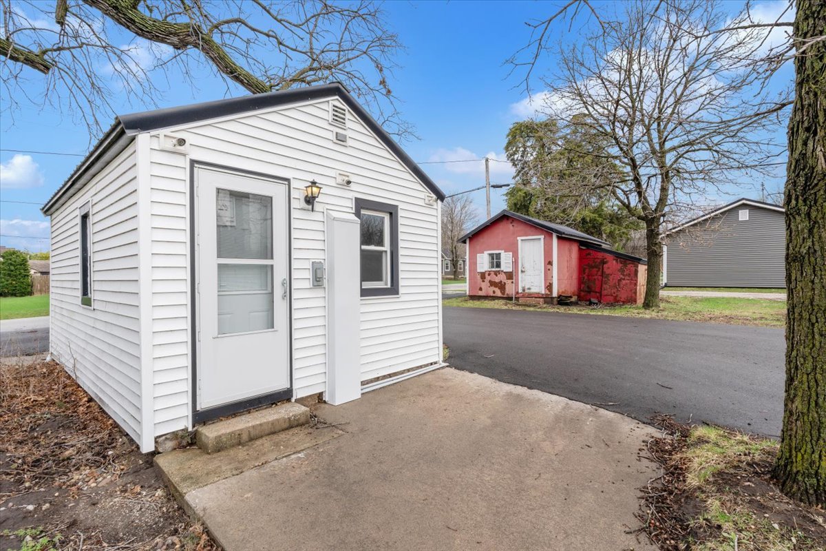 602 2nd Street West Andalusia, IL 61232 - Photo 64 of 71