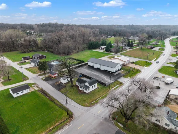 $525,000 | 602 2nd Street West, Andalusia, IL 61232