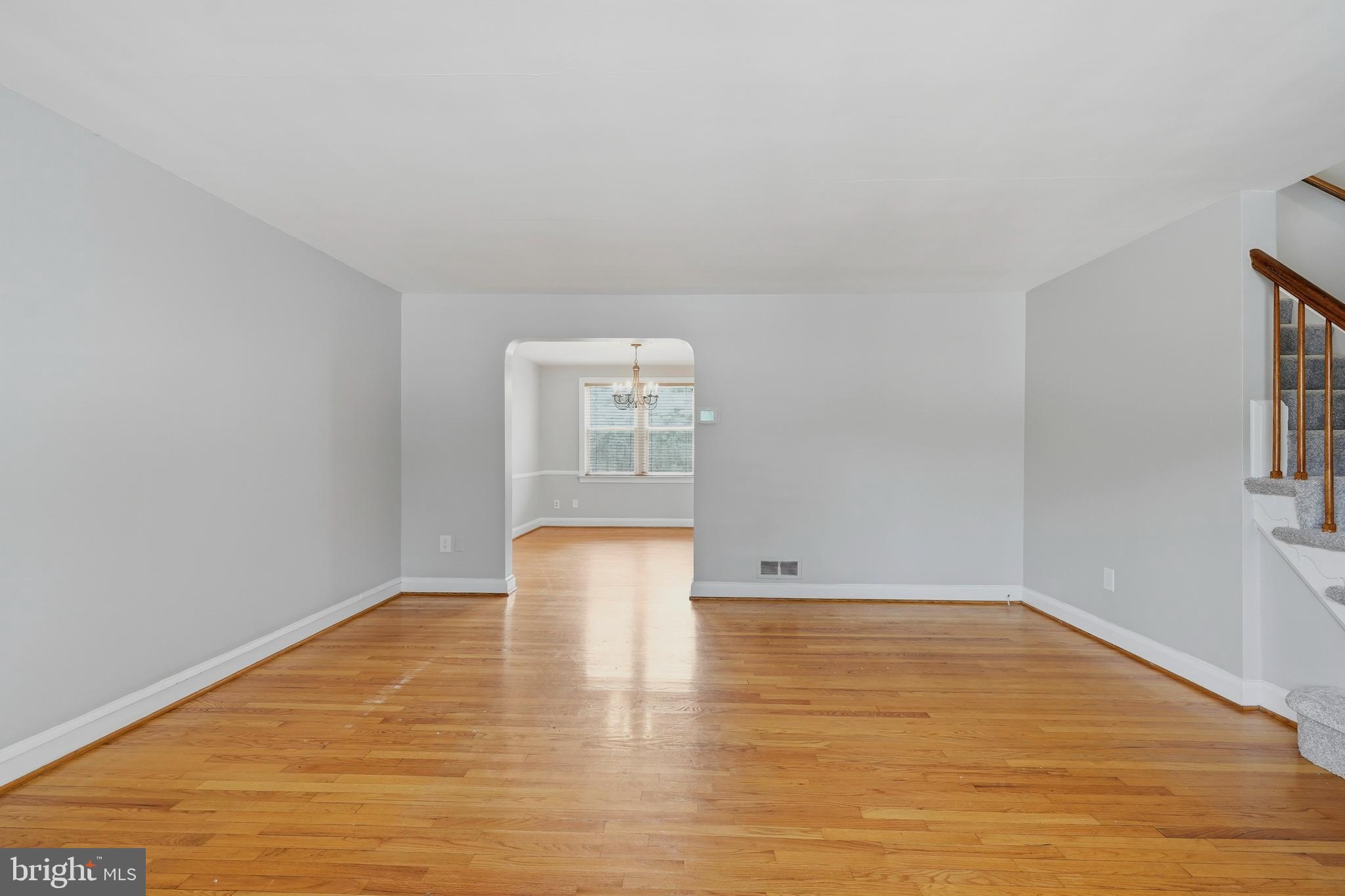 8614 Pleasant Plains Road Towson, MD 21286 - Photo 5 of 32 Living Room
