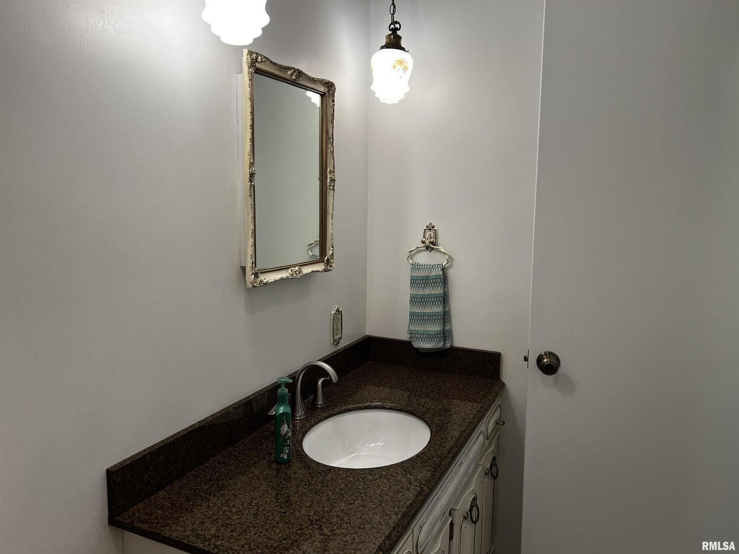 210 West Fifth Street St. Peter, IL 62880 - Photo 28 of 48
