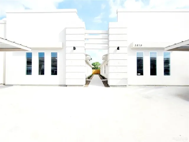 $990 | 3819 Bella Costa Drive, Unit 1, Weslaco, TX 78596