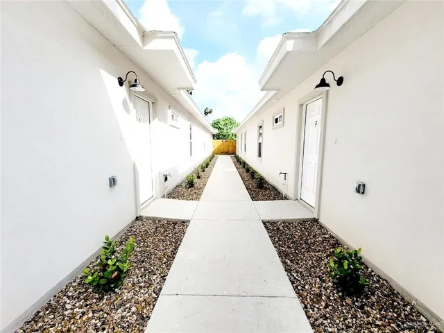 $990 | 3819 Bella Costa Drive, Unit 1, Weslaco, TX 78596