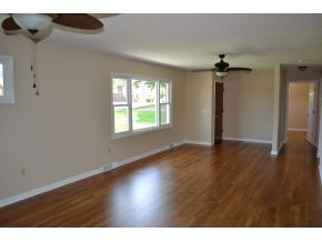 402 Lynfield Road Bristol, TN 37620 - Photo 3 of 8 lge livingdining combo