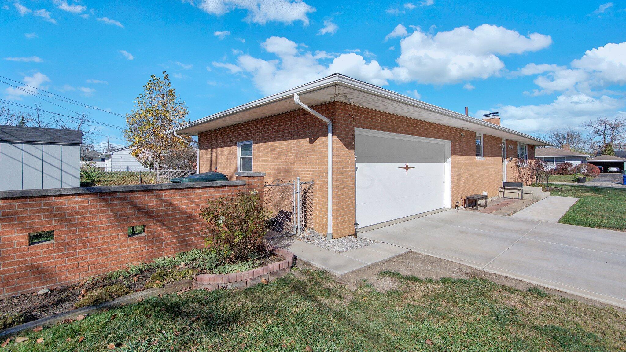 2753 Rosedale Avenue Columbus, OH 43204 - Photo 2 of 22 1-web-or-mls-2753-rosedale-ave
