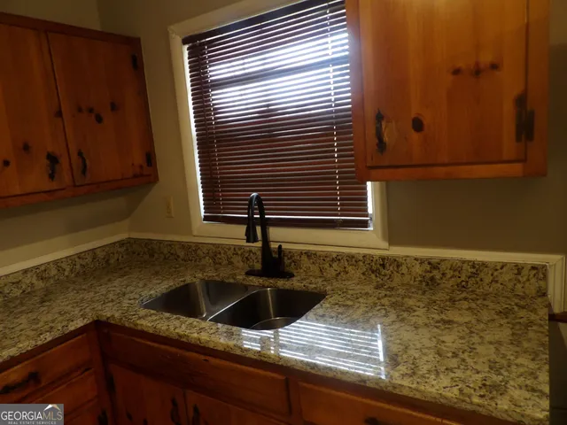 $1,350 | 5261 Heather Lane, Atlanta, GA 30349