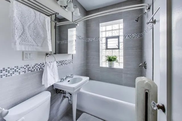 $1,788 | 1824 North Lincoln Park West, Unit 310, Chicago, IL 60614