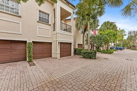 $899,000 | 352 Northeast 7th Avenue, Fort Lauderdale, FL 33301