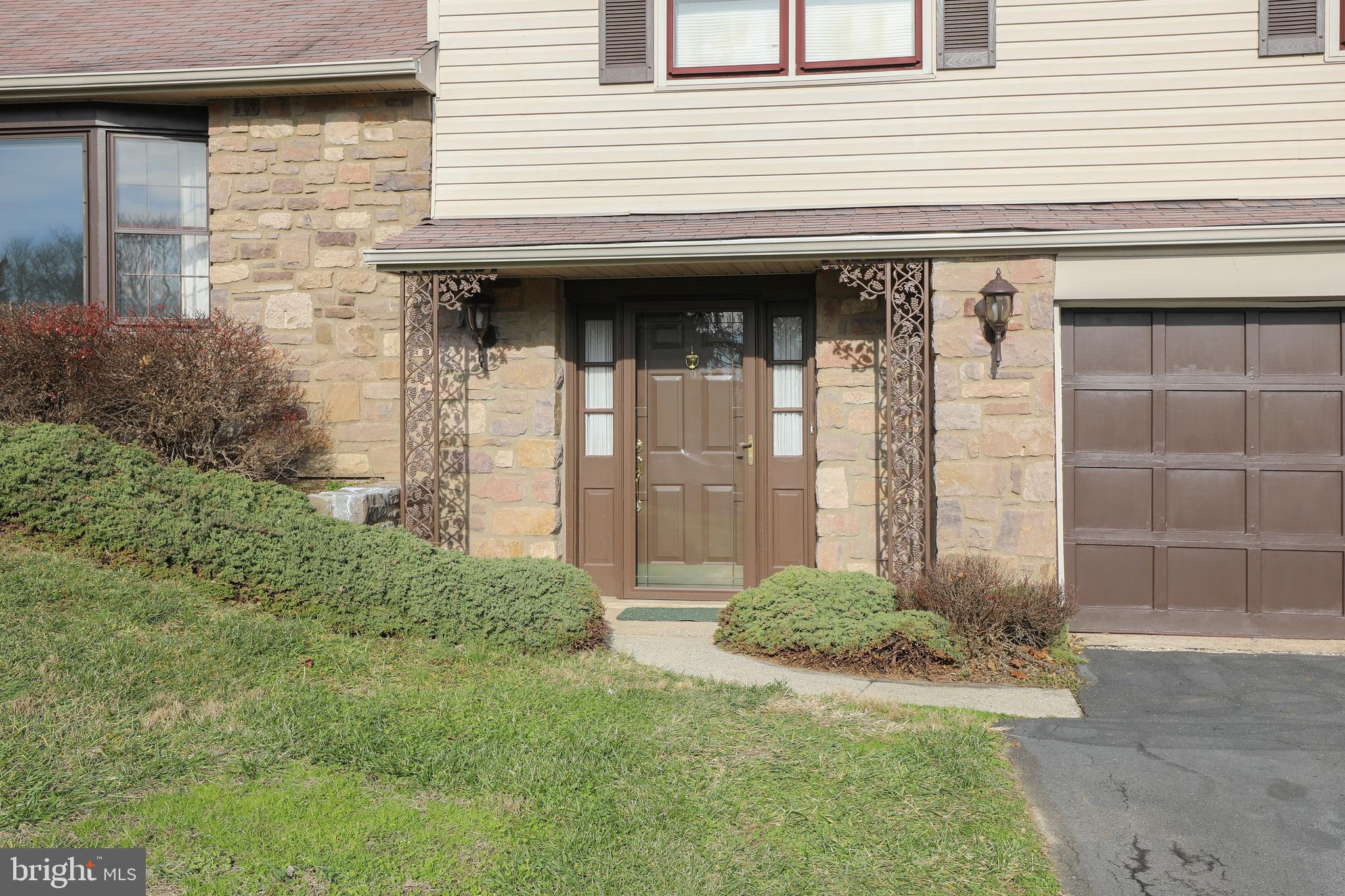 34 East Robin Road Holland, PA 18966 - Photo 34 of 38 Front entrance