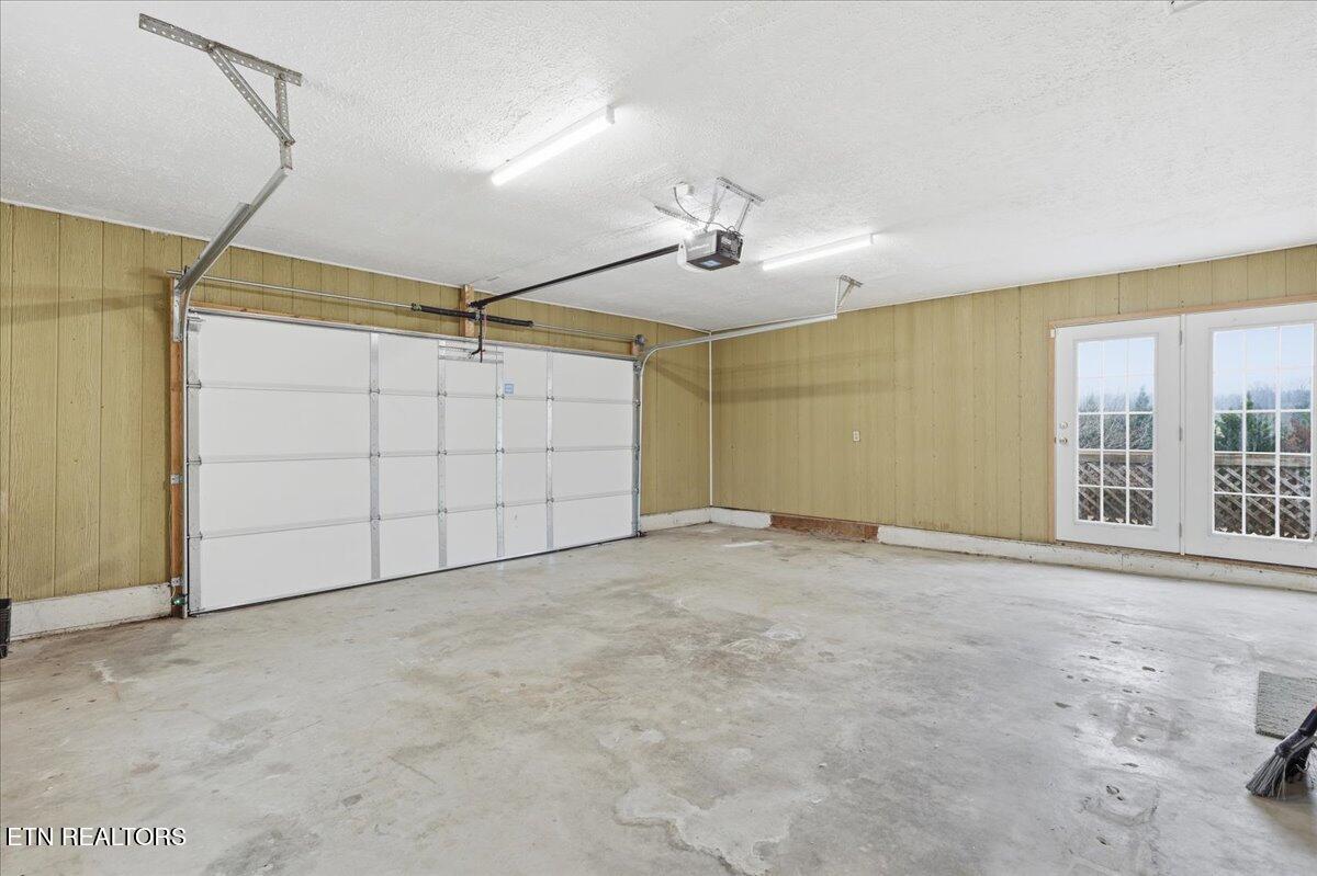 10050 Rutledge Pike Corryton, TN 37721 - Photo 15 of 20 13-018_7K9A2205