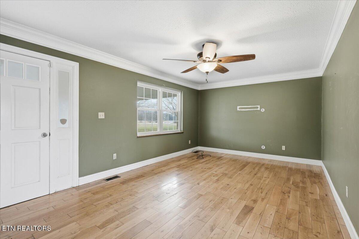 10050 Rutledge Pike Corryton, TN 37721 - Photo 6 of 20 04-013_7K9A2211