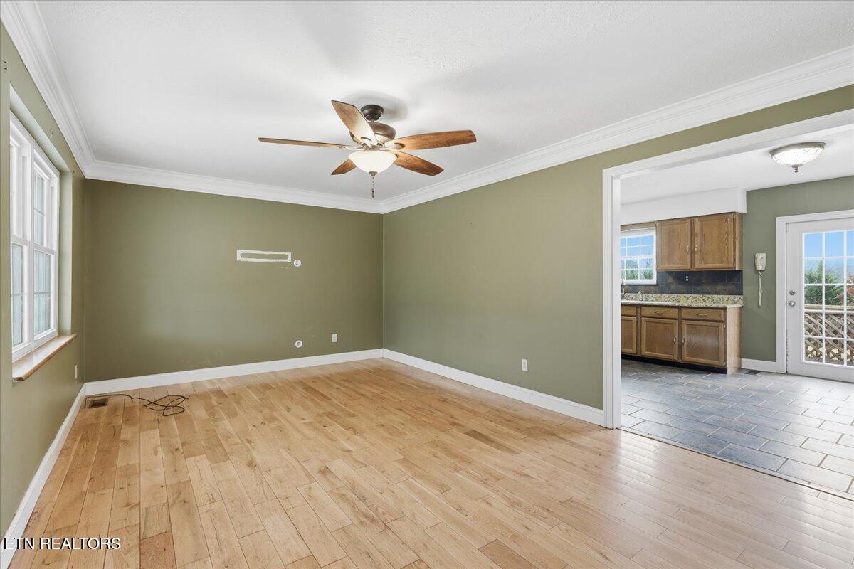 10050 Rutledge Pike Corryton, TN 37721 - Photo 7 of 20 05-014_7K9A2214