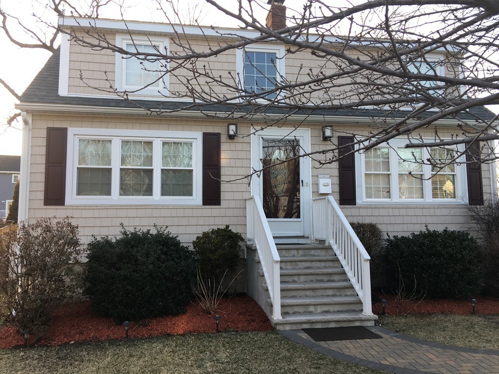 7 Hamilton Road Woburn, MA 01801 - Photo 2 of 14 Gallery Image 2