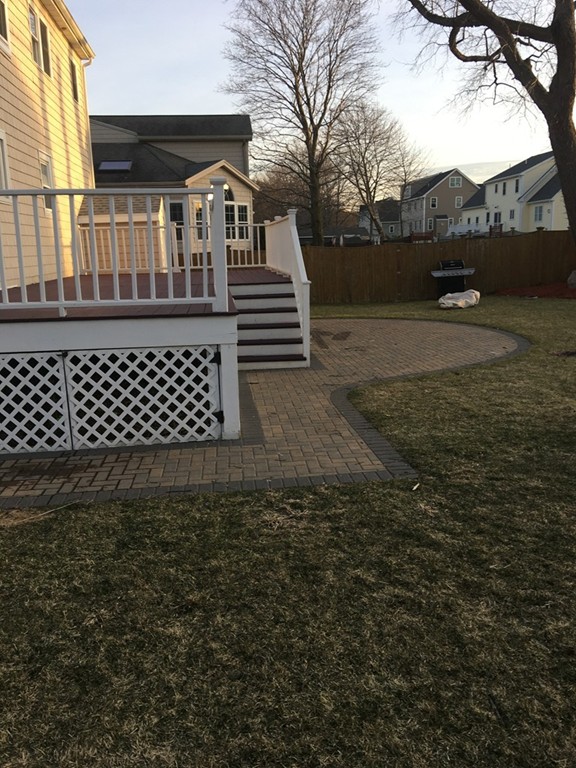 7 Hamilton Road Woburn, MA 01801 - Photo 4 of 14 Gallery Image 4