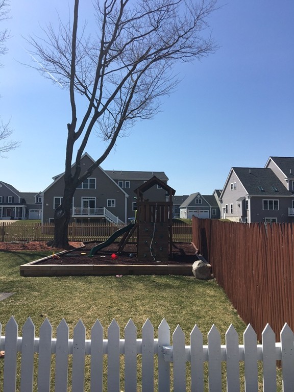 7 Hamilton Road Woburn, MA 01801 - Photo 5 of 14 Gallery Image 5