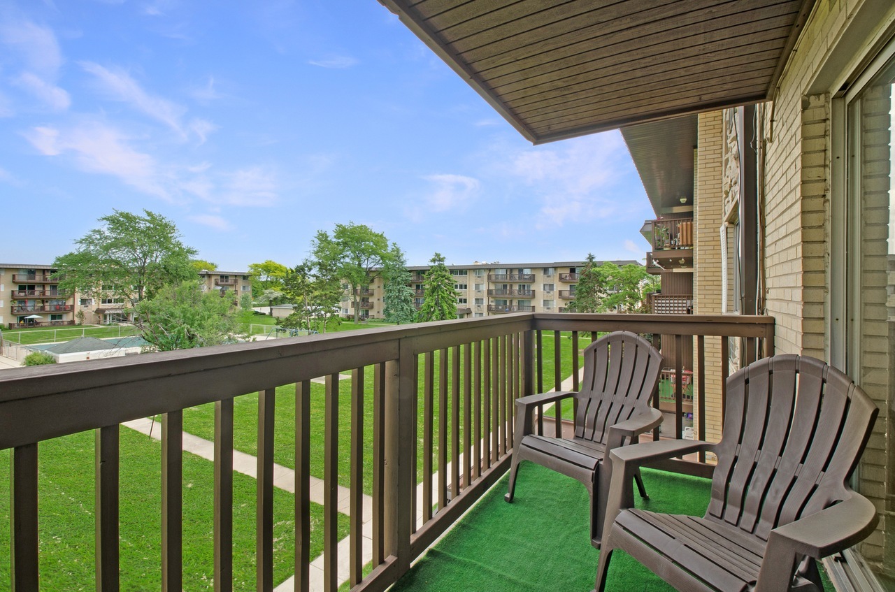 2218 South Goebbert Road, Unit 393 Arlington Heights, IL 60005 - Photo 10 of 15