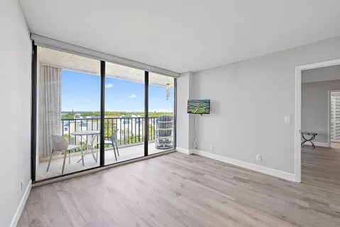 $670,000 | 1300 Florida A1A, Unit 523, Jupiter, FL 33477
