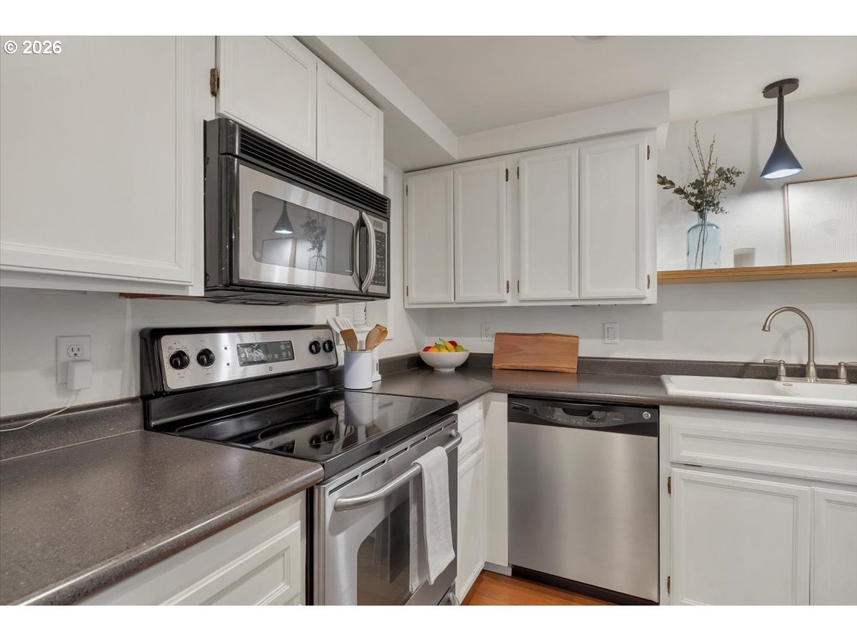 2550 Northwest Princess Street, Unit 102 Corvallis, OR 97330 - Photo 4 of 36