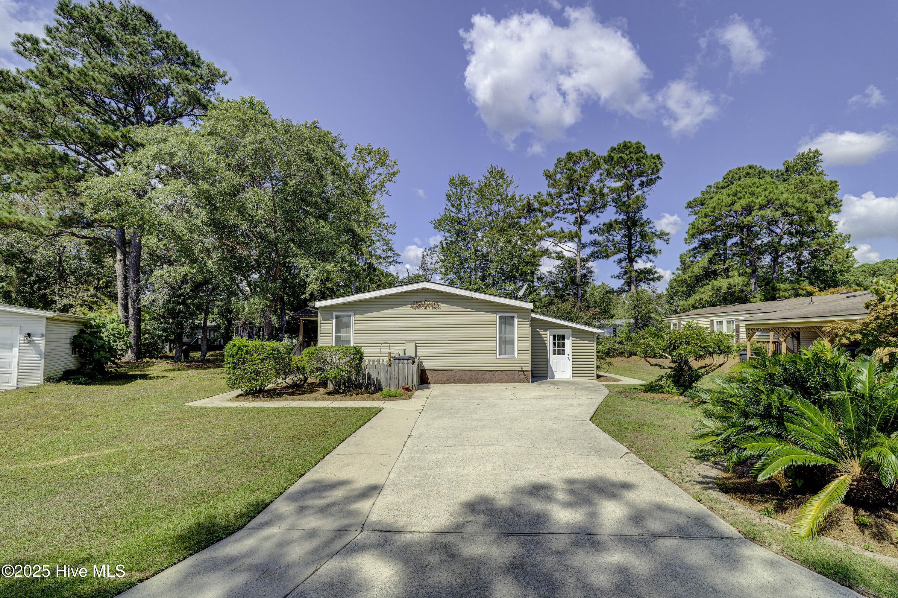 609 Outrigger Court Hampstead, NC 28443 - Photo 25 of 37 609OutriggerFinal-29