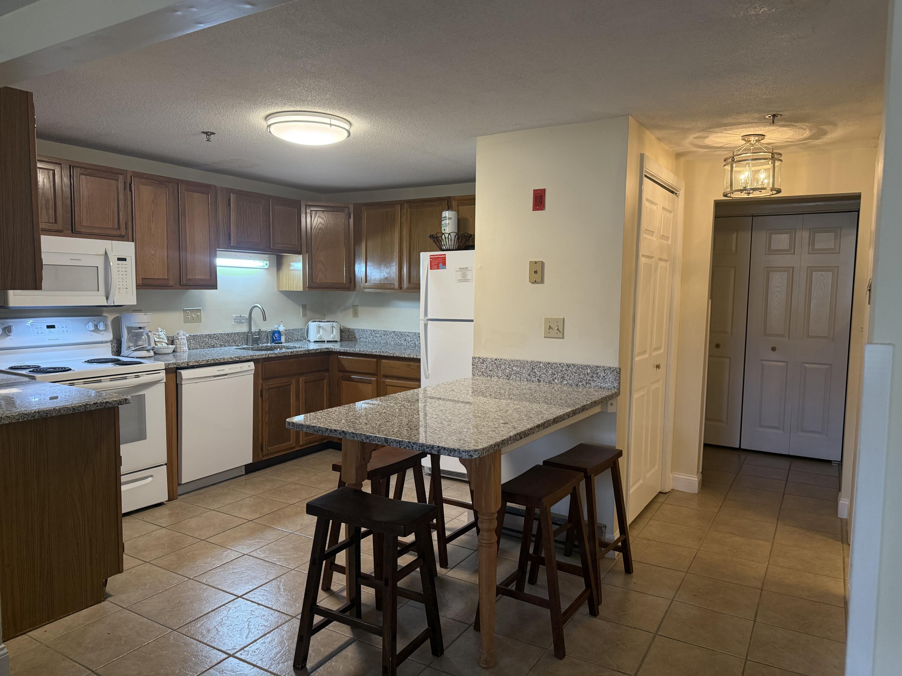 1373 Post Road, Unit 10A Wells, ME 04090 - Photo 4 of 11 IMG_2231