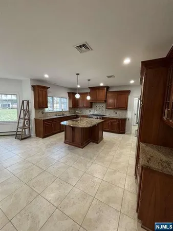 $1,700,000 | 124 Coopers Lane, River Vale, NJ 07675