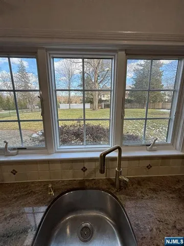 $1,899,999 | 124 Coopers Lane, River Vale, NJ 07675