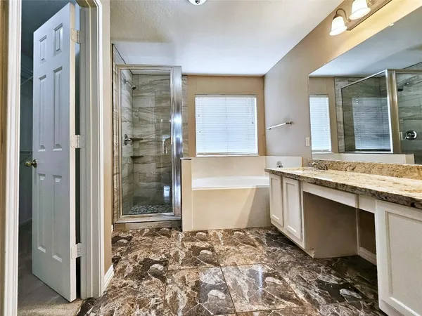 $1,950 | 16611 Creek Trail, Houston, TX 77084