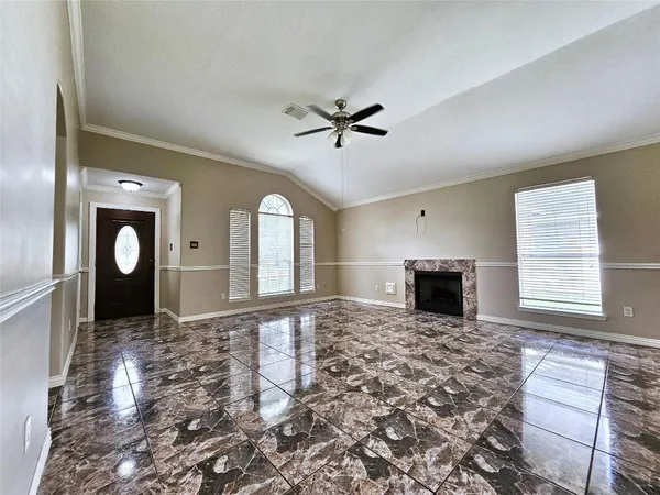 $1,950 | 16611 Creek Trail, Houston, TX 77084