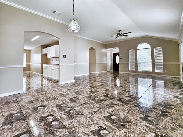 $1,850 | 16611 Creek Trail, Houston, TX 77084