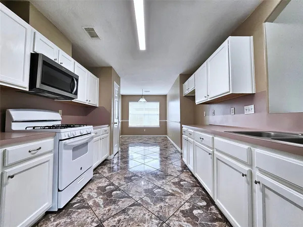 $1,850 | 16611 Creek Trail, Houston, TX 77084