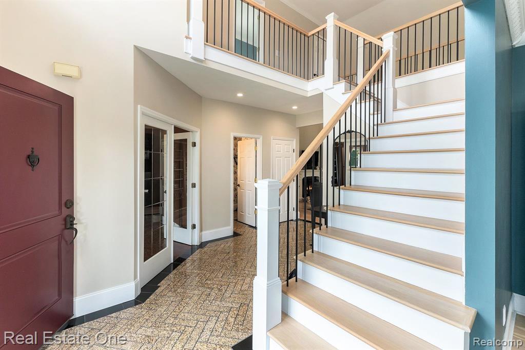724 Woodfield Way Rochester Hills, MI 48307 - Photo 4 of 27