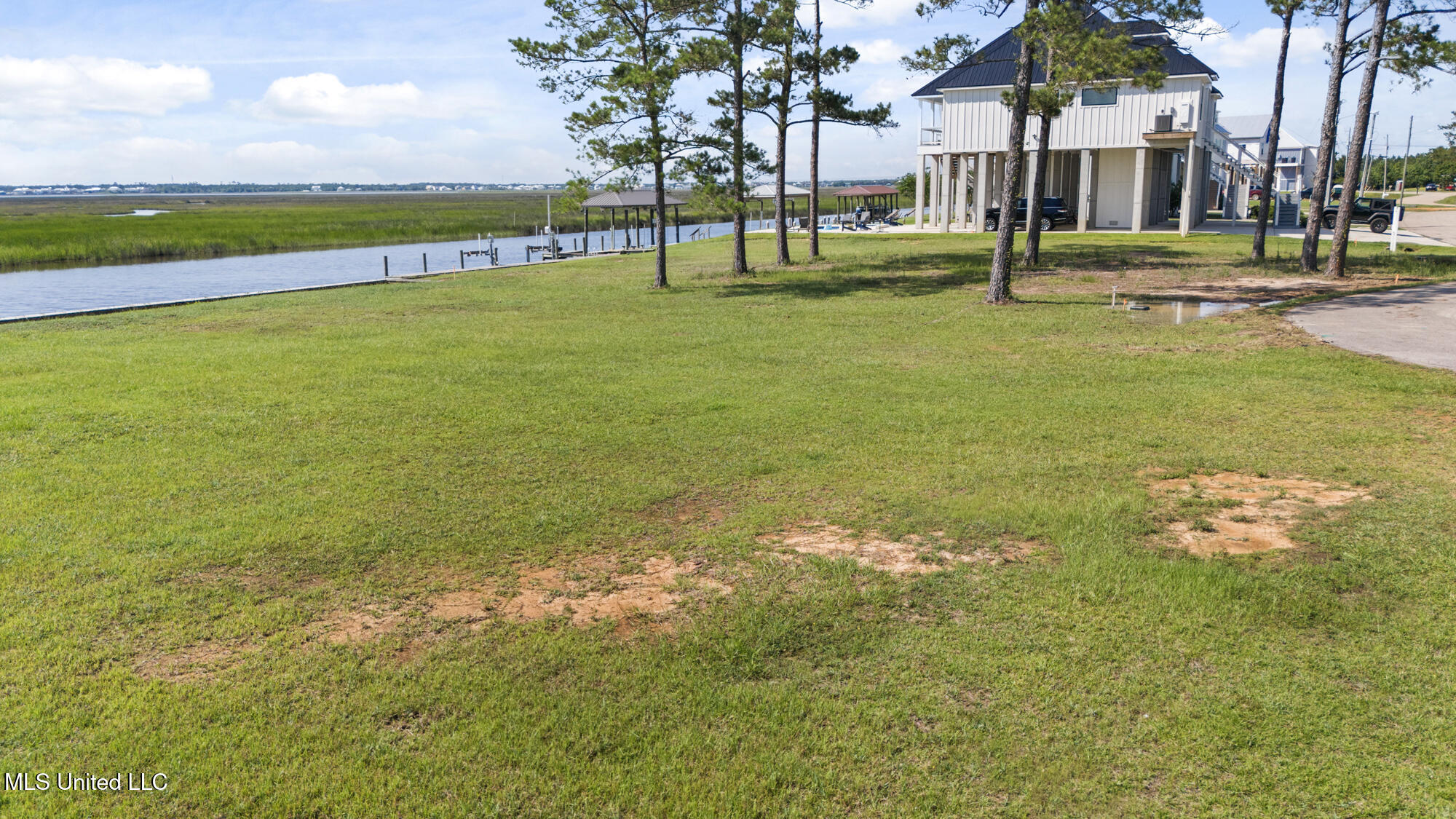 1434 Hanakealoha Place Diamondhead, MS 39525 - Photo 8 of 15 ghubphoto_004