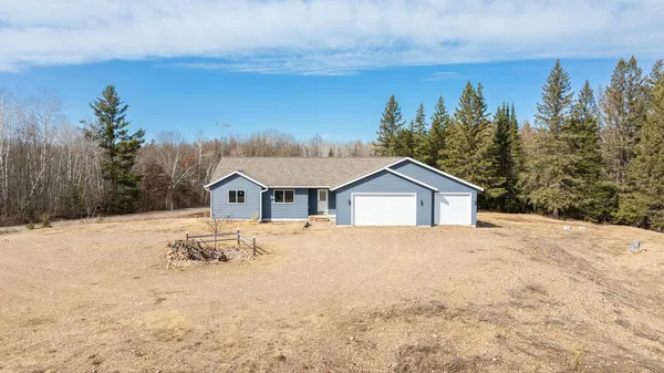 $565,000 | 27633 182nd Street, Holcombe, WI 54745