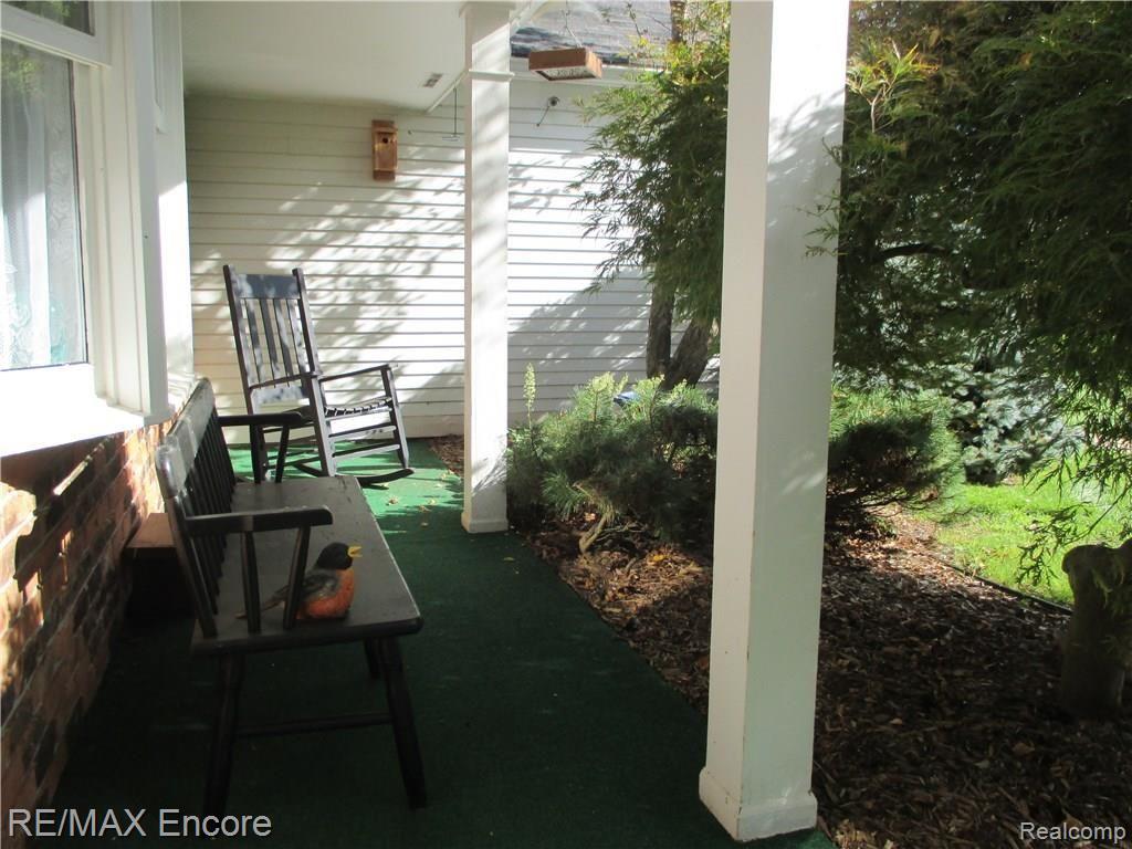 5196 Aintree Road Rochester, MI 48306 - Photo 3 of 37 2.JPG