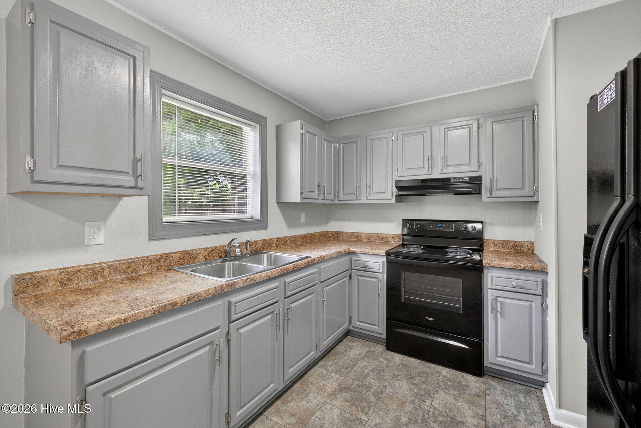233 Brighton Road Wilmington, NC 28409 - Photo 3 of 30 233BrightonRoad-22