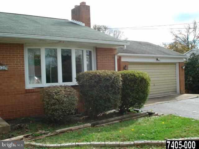 2310 Manor Road York, PA 17408 - Photo 3 of 7