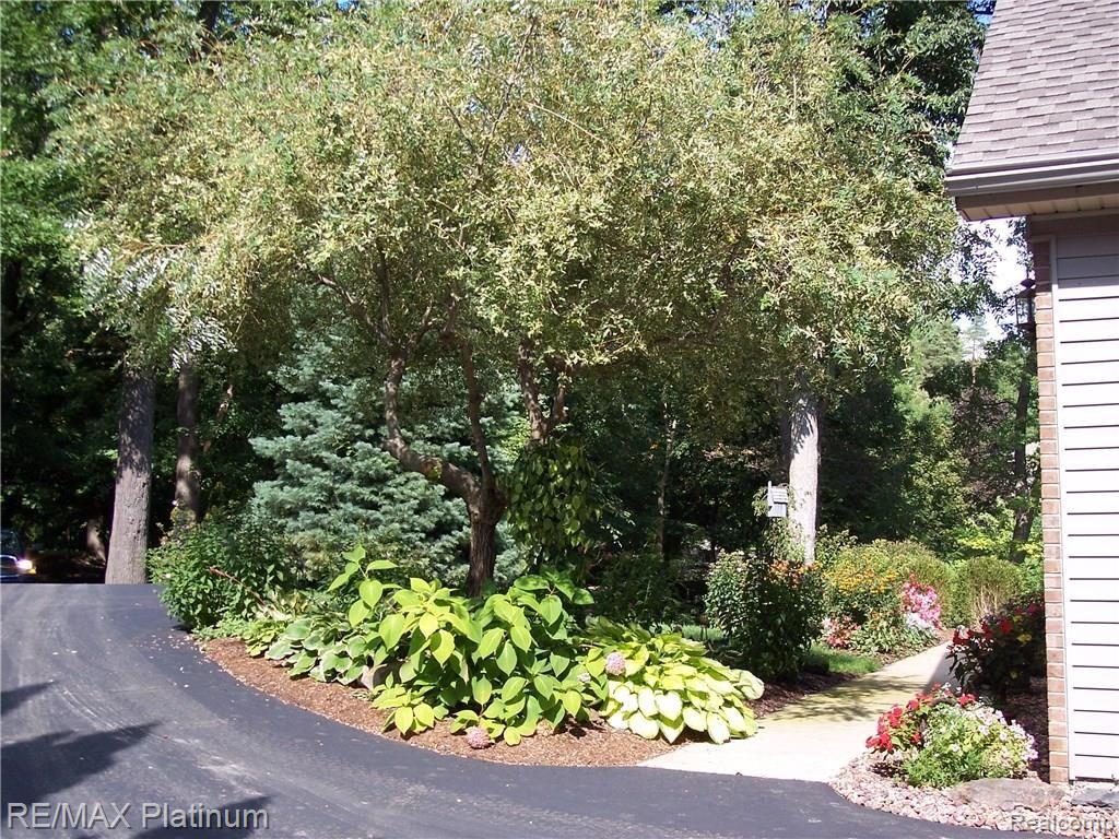 7508 Welle Road Brighton, MI 48116 - Photo 28 of 64 2004-06-08 16.01
