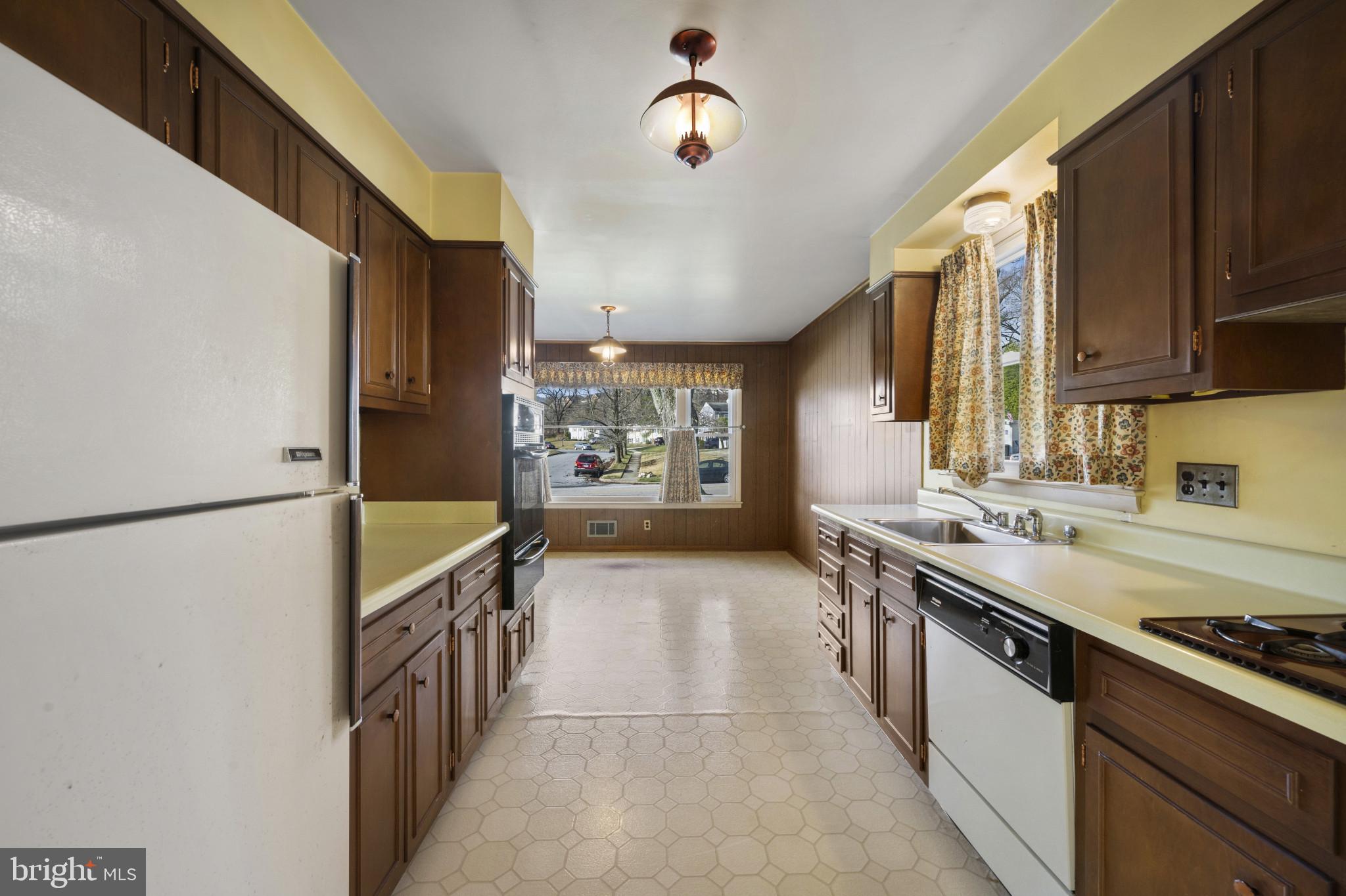 8723 Valleyfield Road Lutherville-Timonium, MD 21093 - Photo 8 of 32 Gallery Image 8