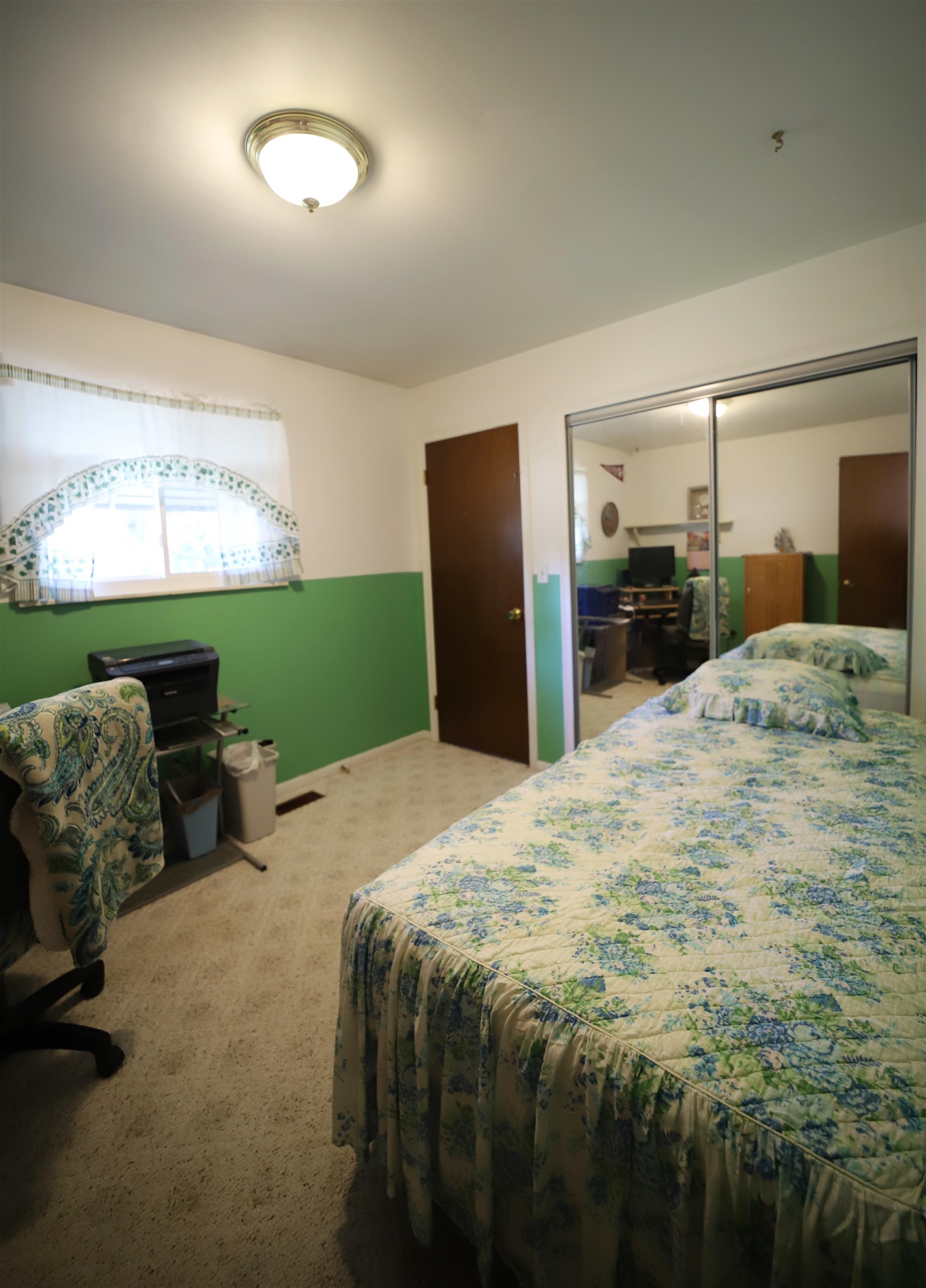 5454 Deland Road Flushing, MI 48433 - Photo 13 of 26 50089328-12.JPG