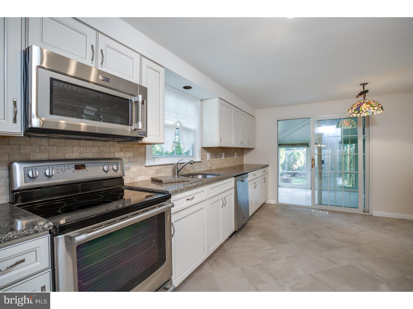 176 Pearl Croft Road Cherry Hill, NJ 08034 - Photo 7 of 21 Kitchen