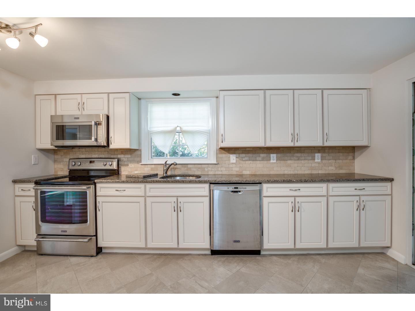 176 Pearl Croft Road Cherry Hill, NJ 08034 - Photo 8 of 21 Kitchen