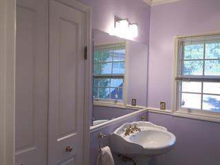 Broadway Burlingame, CA 94010 - Photo 20 of 21 a room with a window