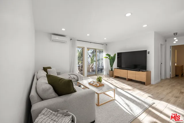 $689,000 | 5651 Windsor Way, Unit 101, Culver City, CA 90230