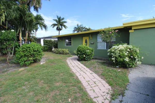 $369,000 | 1645 West 31st Street, Riviera Beach, FL 33404