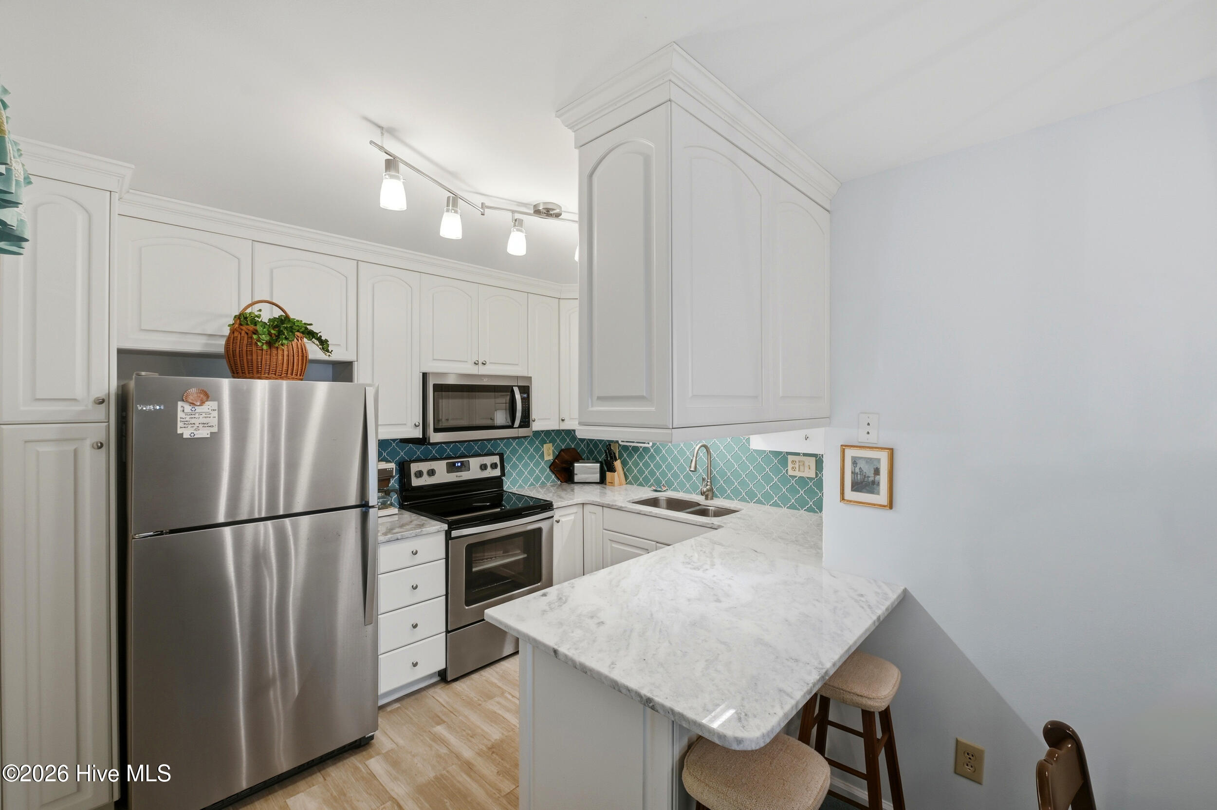 1896 New River Inlet Road, Unit 1105 North Topsail Beach, NC 28460 - Photo 12 of 45 10_1896_new_river_inlet_rd_0010