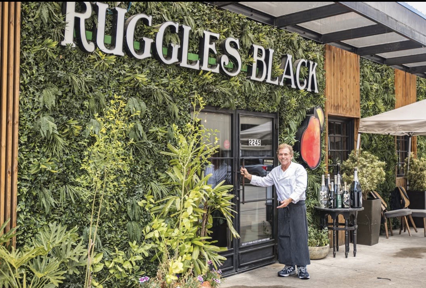 2120 Kipling Street, Unit 304 Houston, TX 77098 - Photo 27 of 37 From casual lunches to dinner with friends, neighborhood spots like Ruggles Black are just minutes away. Enjoy some of Houston's most popular dining destinations right around the block.