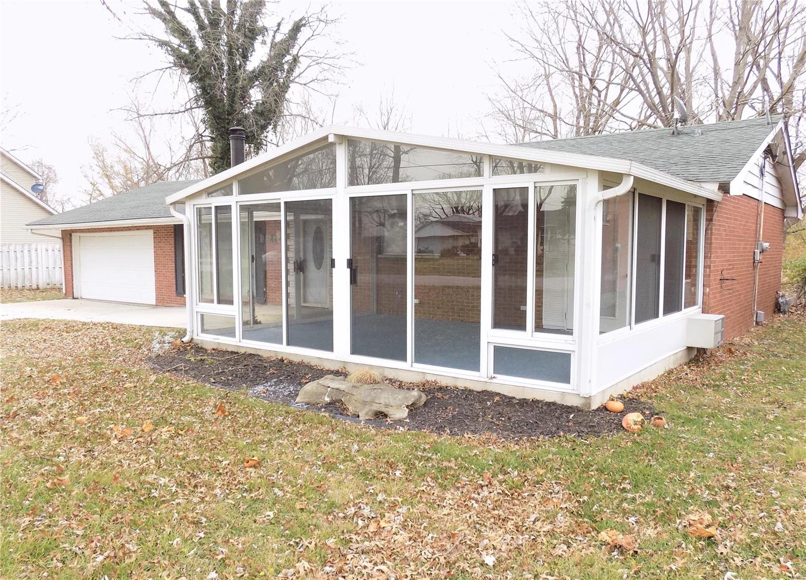 444 Old Rock Road Granite City, IL 62040 - Photo 5 of 32 Gallery Image 5